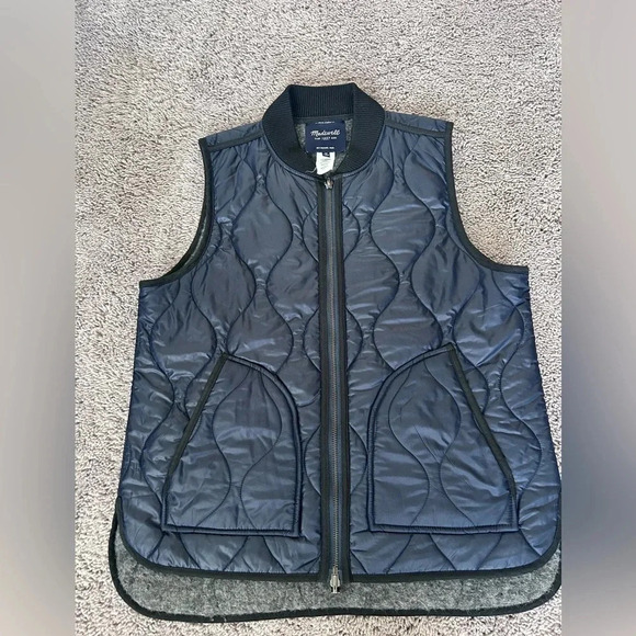 Madewell Jackets & Blazers - MADEWELL vest. Size medium. In excellent condition.